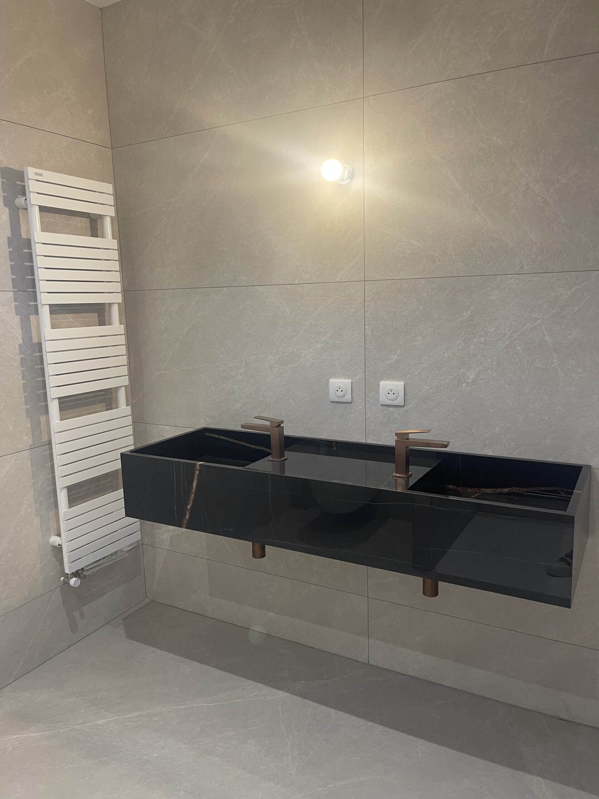 Meuble double vasque avec miroir éclairé